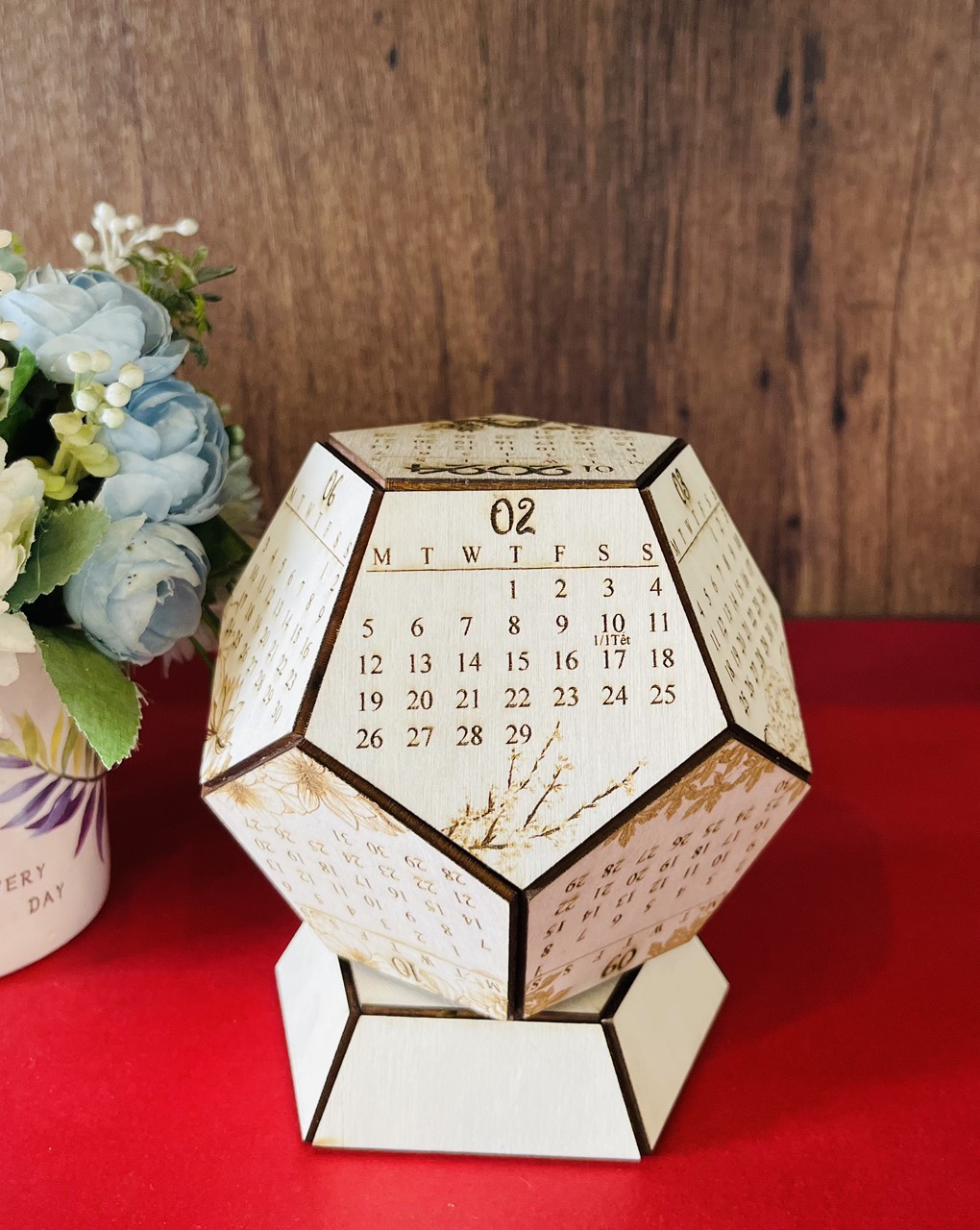 LỊCH CẦU GỖ ĐỂ BÀN NĂM 2024