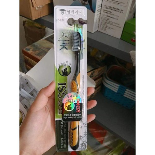Bàn chải đánh răng BOSSI combo 30 chiếc (1 hộp) than hoạt tính cao cấp