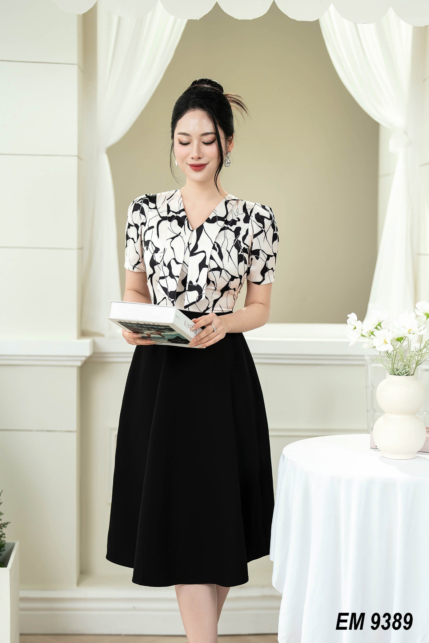 Đầm EMY EM9389 Xoè Phối Trắng Đen