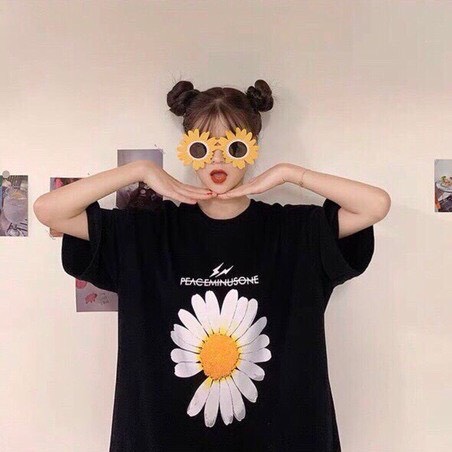 ÁO THUN NỮ FORM RỘNG TAY LỠ IN CHỮ BÔNG CÚC MÀU VÀNG THỜI TRANG TRENT MS090