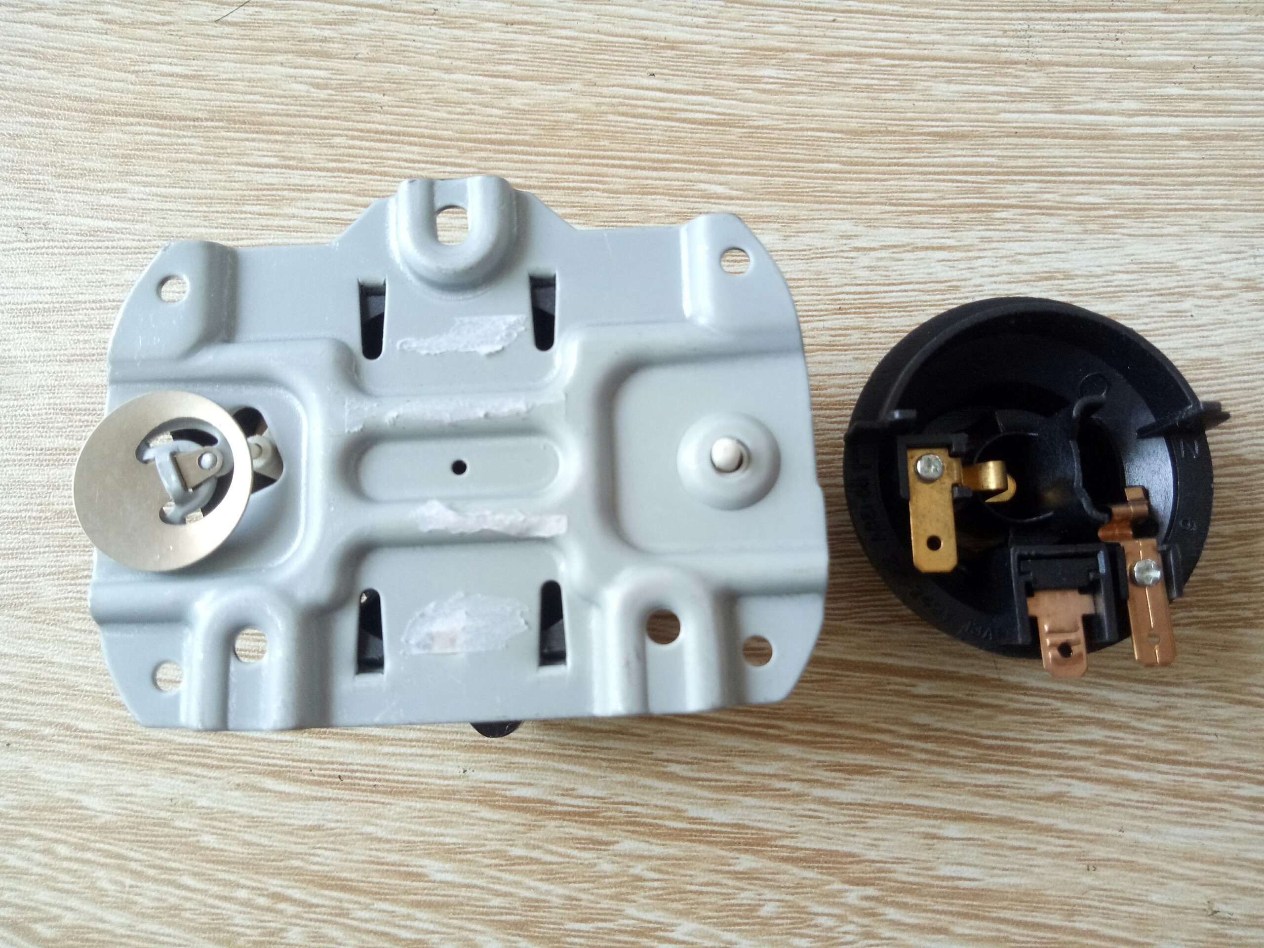Rơ le đế ấm siêu tốc Lock&lock EJK341