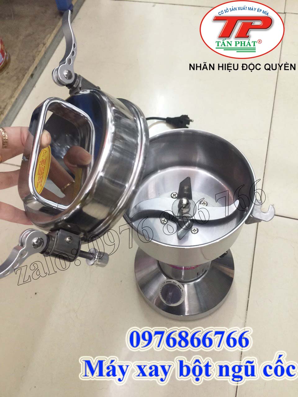 MÁY XAY TIÊU, XAY BỘT NGŨ CỐC MINI RIRIHONG - 200GR