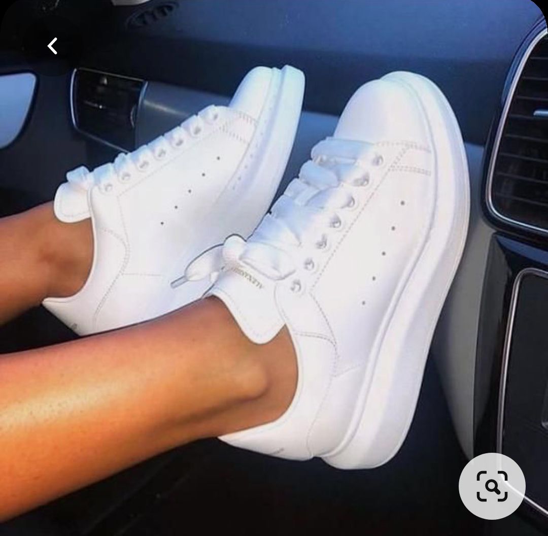 Alexander Mcqueen trắng