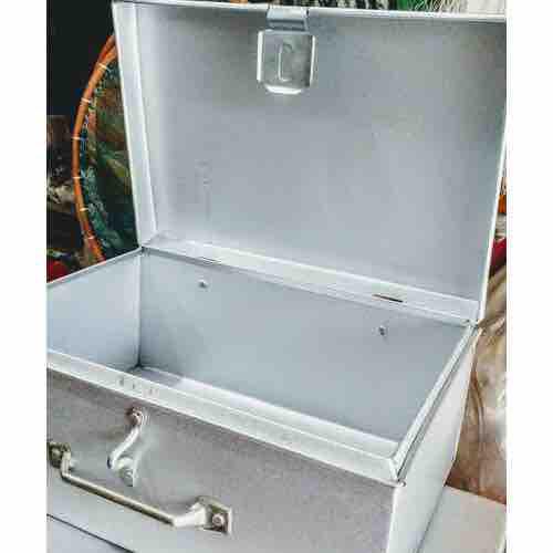 Hòm tôn đựng đồ cá nhân kích thước 38*25*15cm