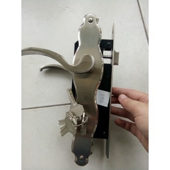 Bộ Ổ Khóa Cửa Tay Gạt BOSCA 300 Tay Uốn Lượng Chuyên Khóa Cửa Chính Cao Cấp Dùng Cho Đố Cửa Dày 30mm, Rộng 75mm (Chính Hãng)