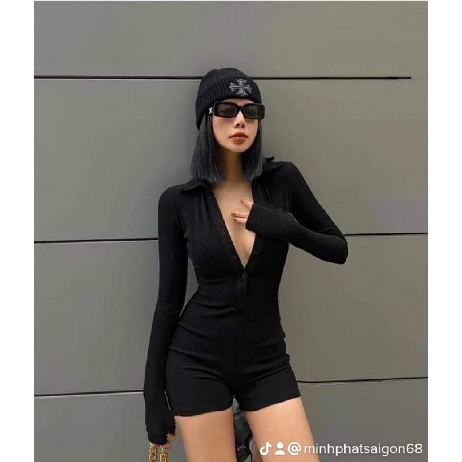 Jump nữ bikini màu đen tay dài