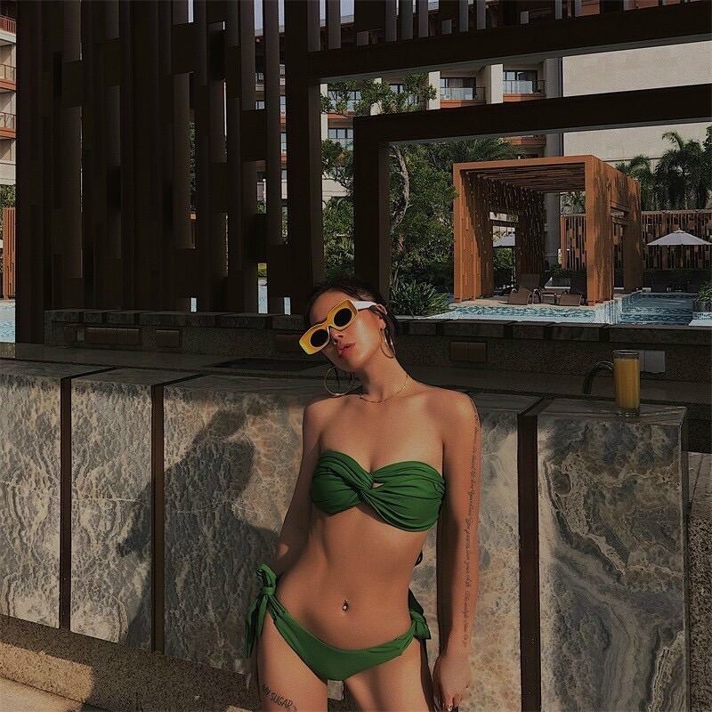 Bikini 2 mảnh xoắn ngực tôn dáng siêu đẹp.