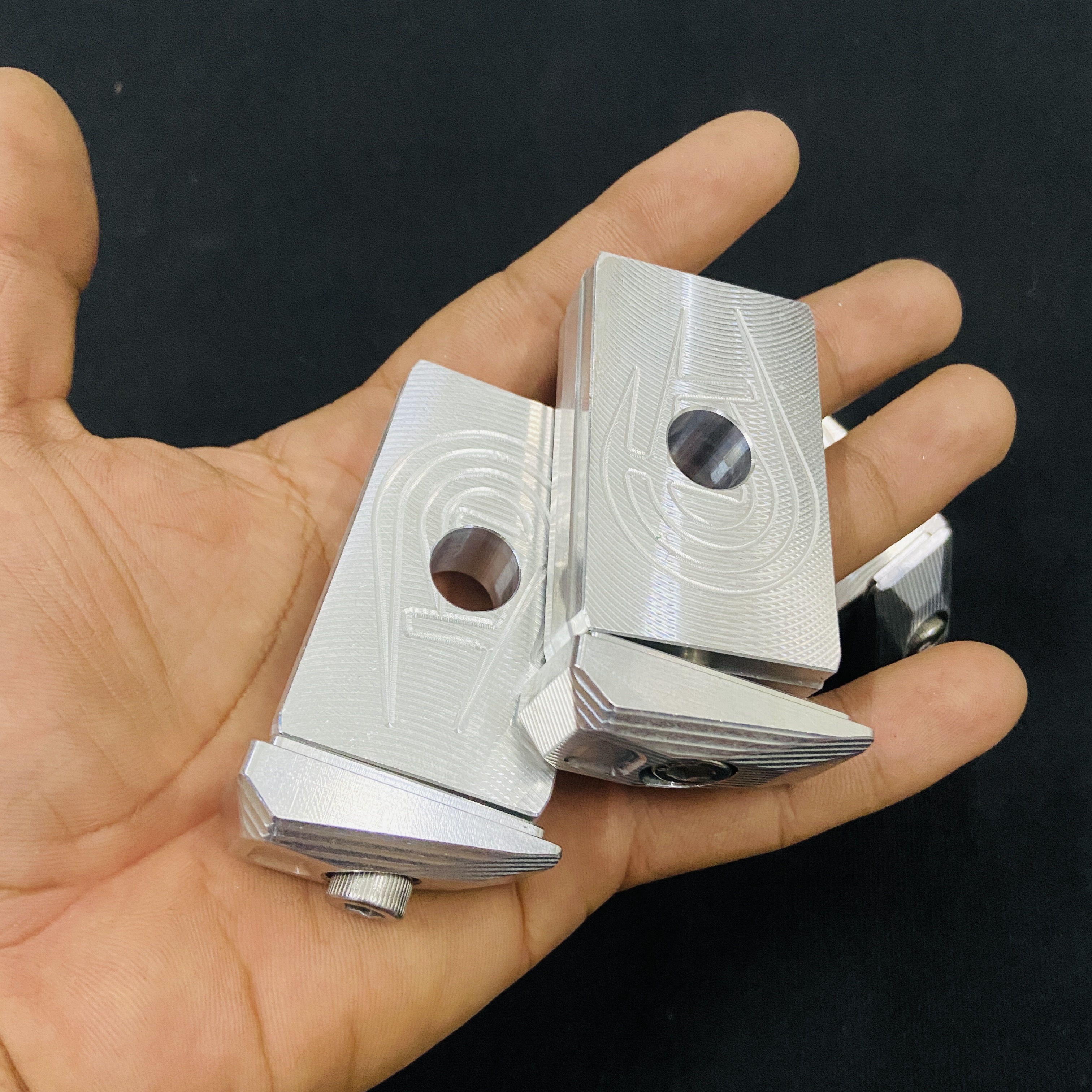 [HCM][HÀNG TRANG TRÍ] BÁT TĂNG SÊN CNC TRANG TRÍ XE FUTURE MẬP.WAVE THÁI 125i GẮP VUÔNG CAO CẤP (2 BÊN)