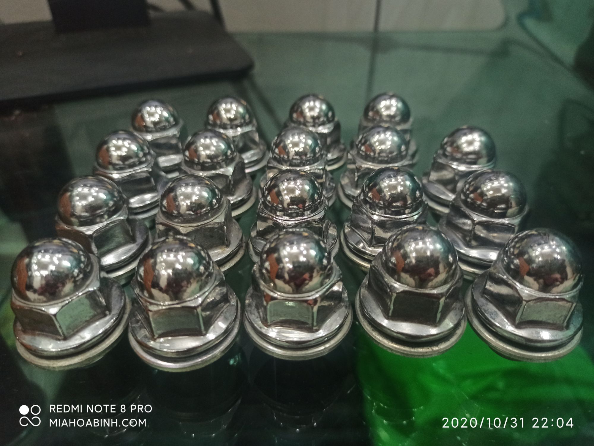 Ốc tắc kê Mitsubishi Pajero sport