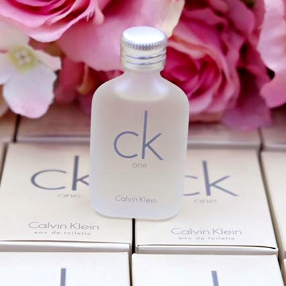 Nước hoa unisex CK One Eau De Toilette 10ml