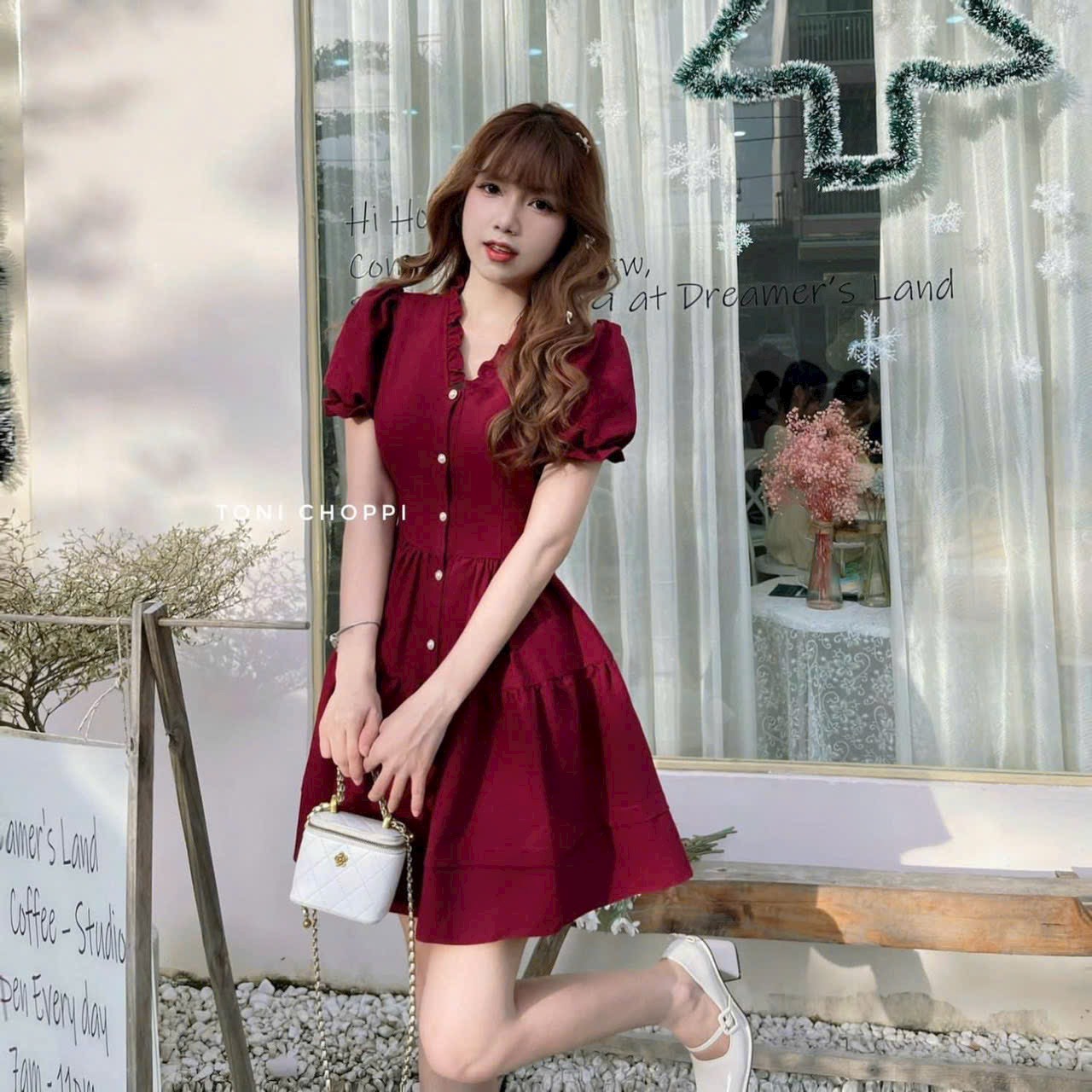 Đầm tiểu thư nữ đi tiệc chất TAPTA, đầm xòe ngắn xếp tầng cổ V tay búp đính nút cá tính năng động
