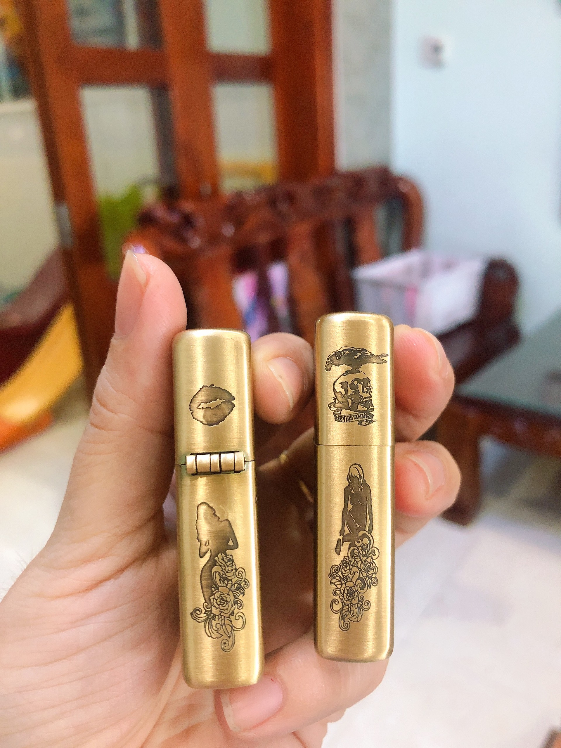 BẬT LỬA ZIPPO MẠ CHROME KHẮC CHÌM 5 MẶT, HÌNH THIẾU NỮ TÓC XOĂN, hàng loại 1 có tem đỏ
