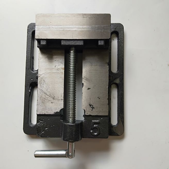 Ê tô bàn kẹp số 5in -- 125mm