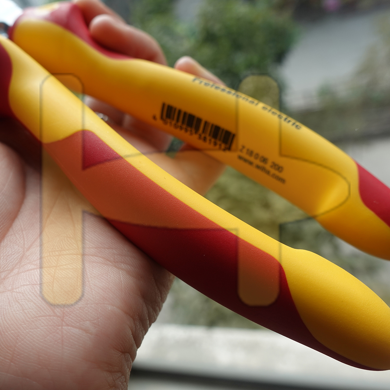 Kìm bi cut cách điện 1000V Wiha  38191