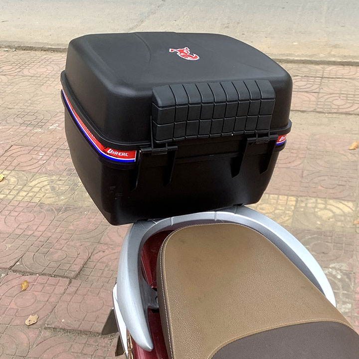 Thùng Đựng Đồ Gắn Đuôi Xe Máy TD608