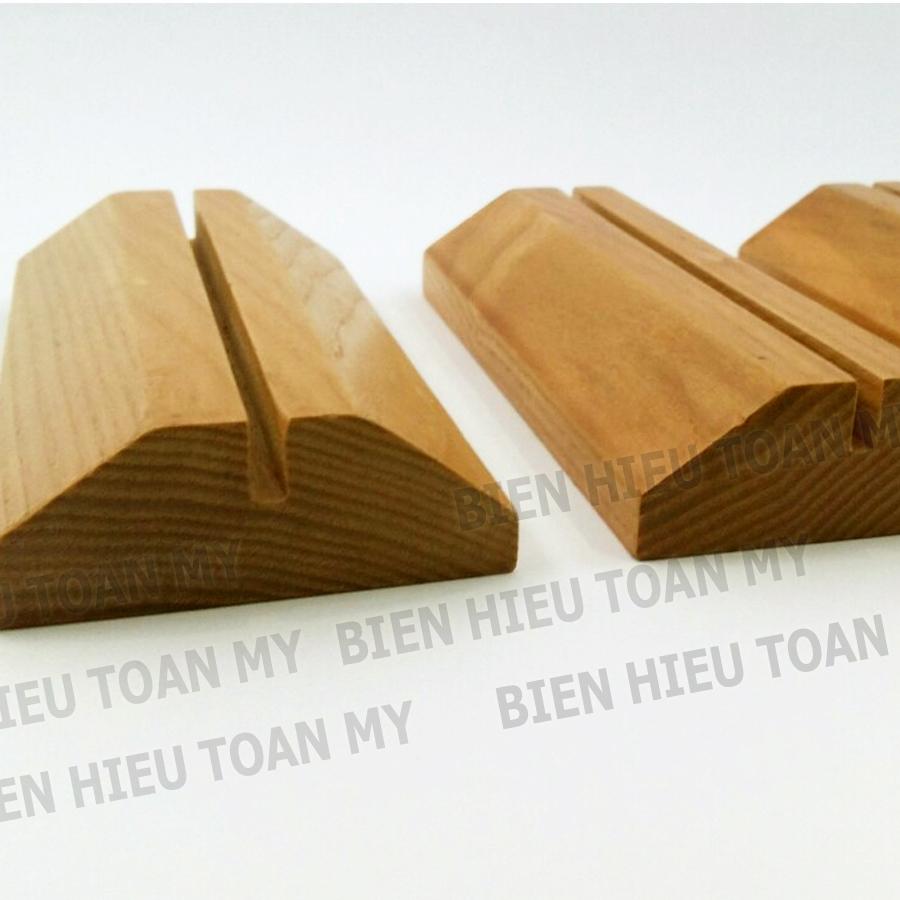 Kệ mica A4 để bàn Đế Gỗ bóng đẹp