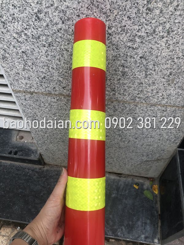 Cọc tiêu giao thông phân làn hình trụ 67cm