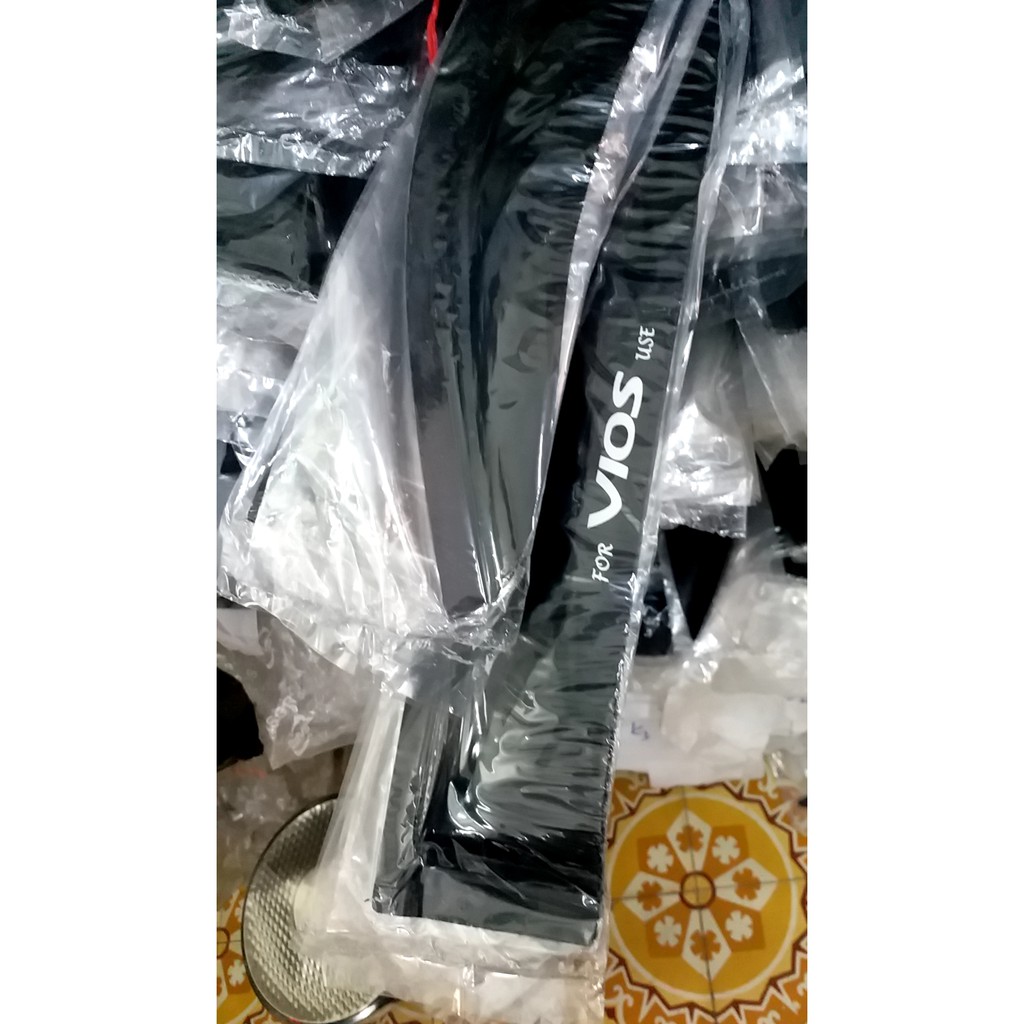 Bộ vè che mưa đen Toyota Vios form 2003-2013