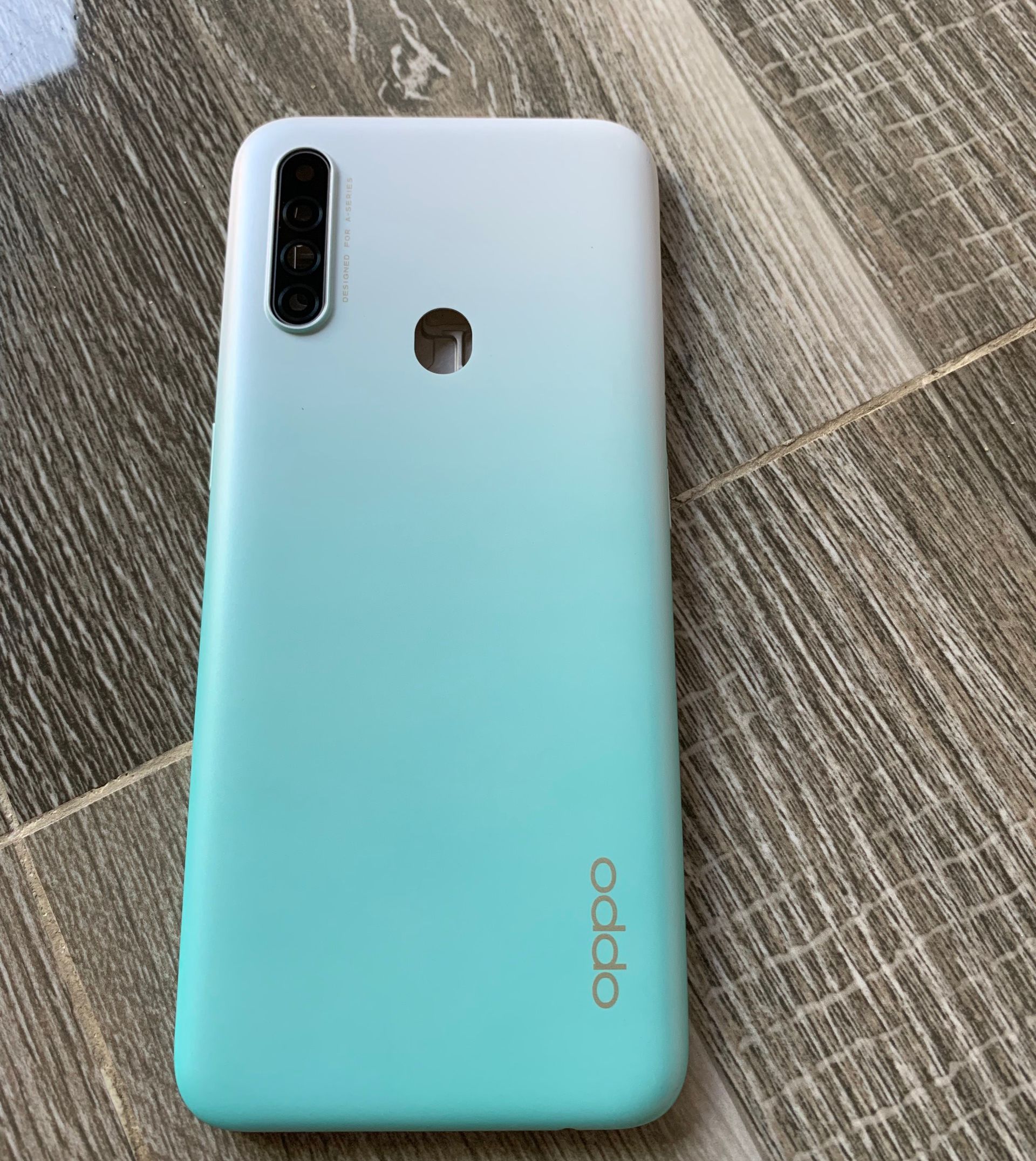 Bộ xương vỏ oppo A31 2020 - gồm lưng,xương,phím,kính camera