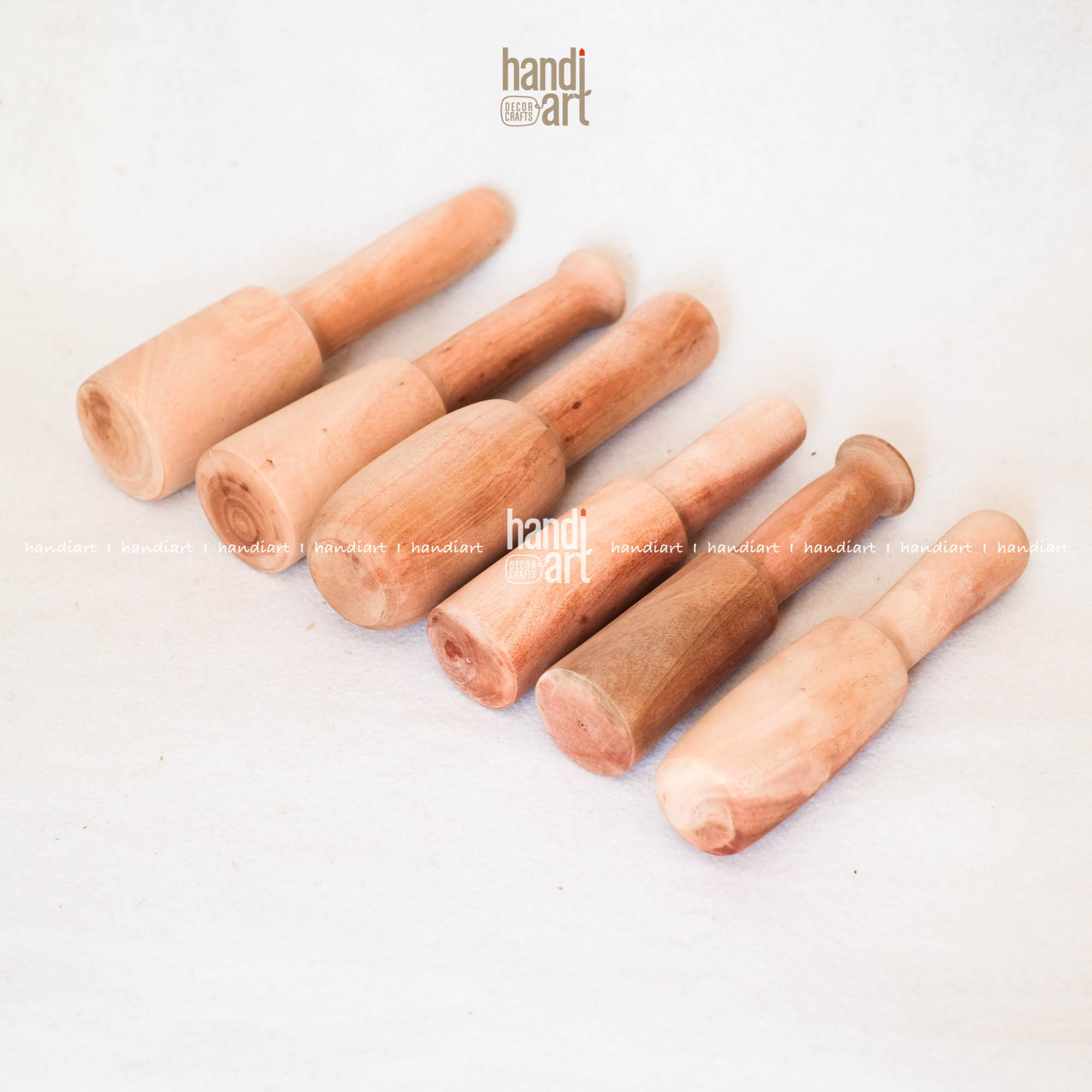 Dụng cụ đập nước đá bằng gỗ, Chày gỗ