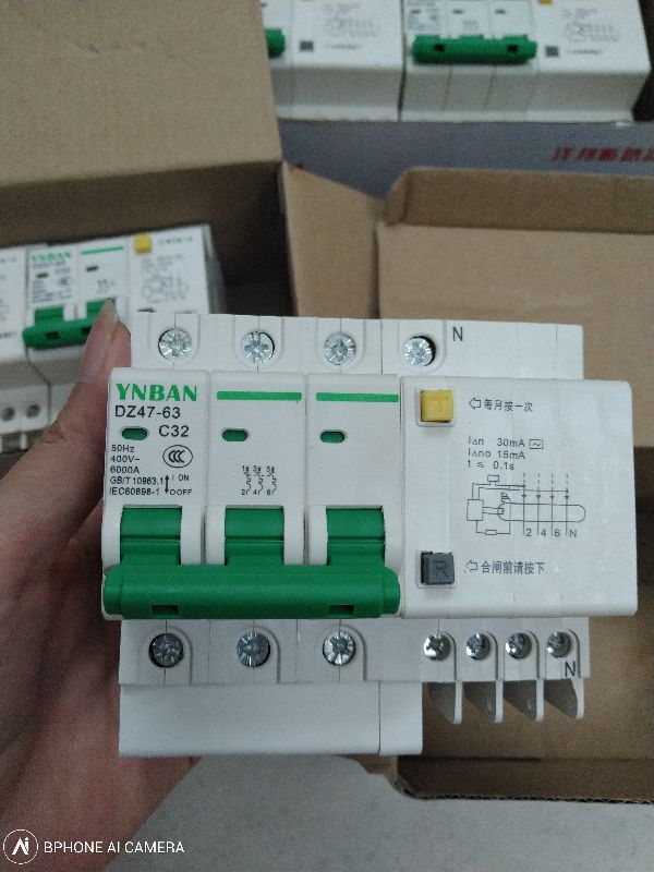 Aptomat chống giật 3 pha C63A