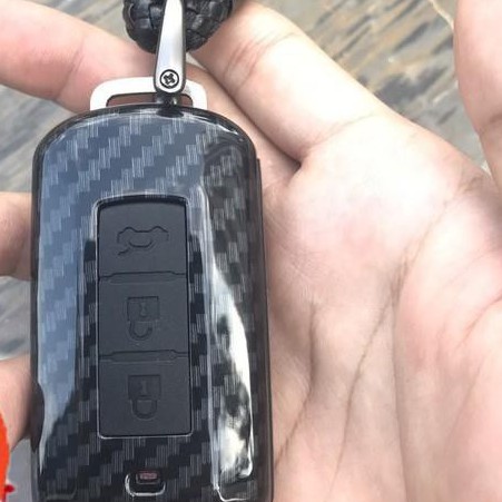 Mitsubishi Xpander,Outlander_Bao da chìa khóa carbon theo xe Mitsubishi Xpander 2018-2020