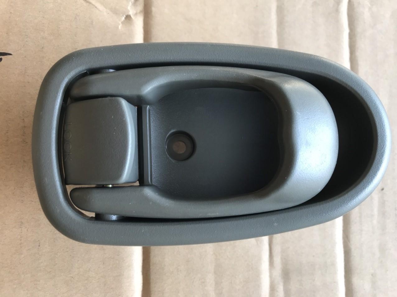 Tay mở cửa trong kia spectra 2002-04