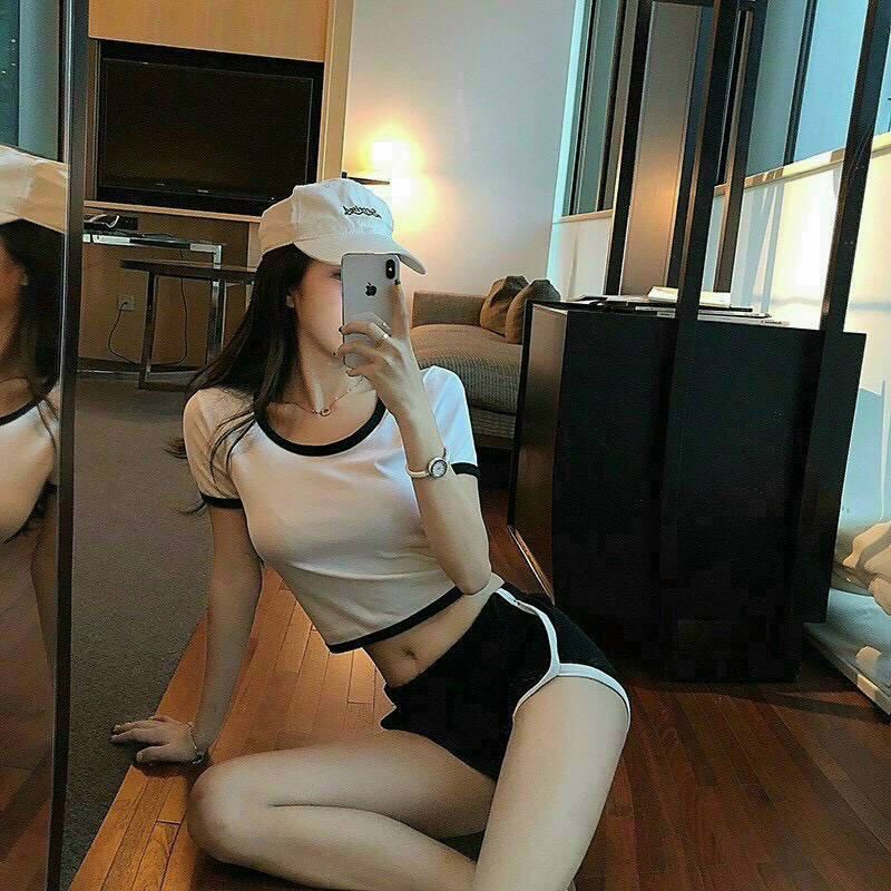 Áo Thun Gân Phối Viền Nữ Cổ Tròn Cá Tính Nữ