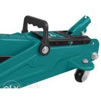 Con đội cá sấu 2 tấn Total THT10821