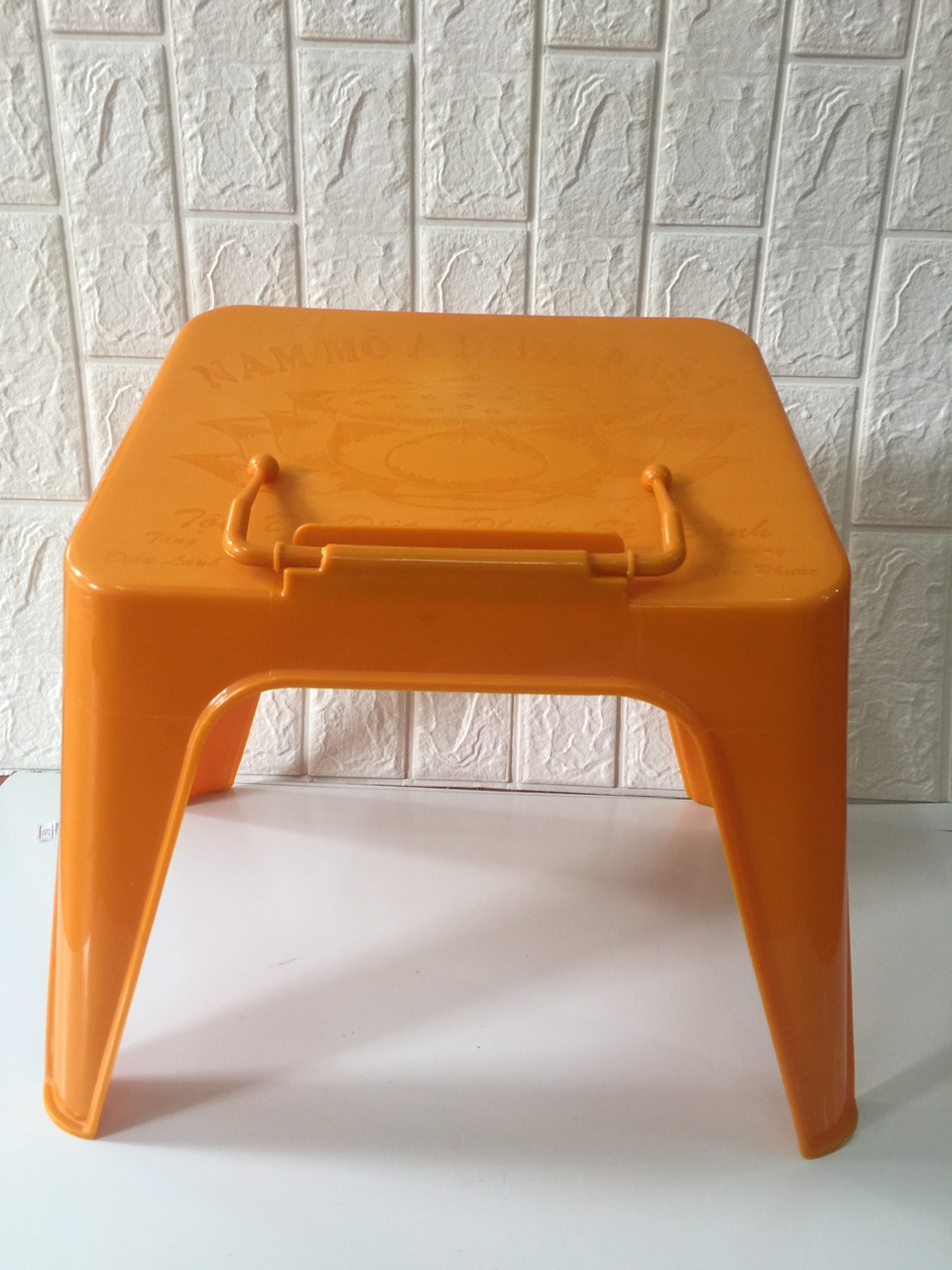Bàn tụng kinh niệm Phật