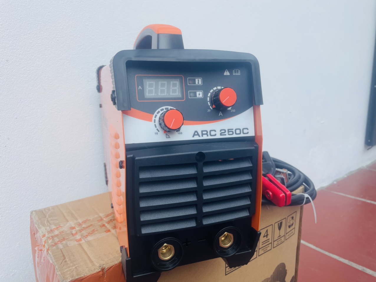 Máy hàn điện tử Jasic ARC 250C - CHÍNH HÃNG CÔNG TY