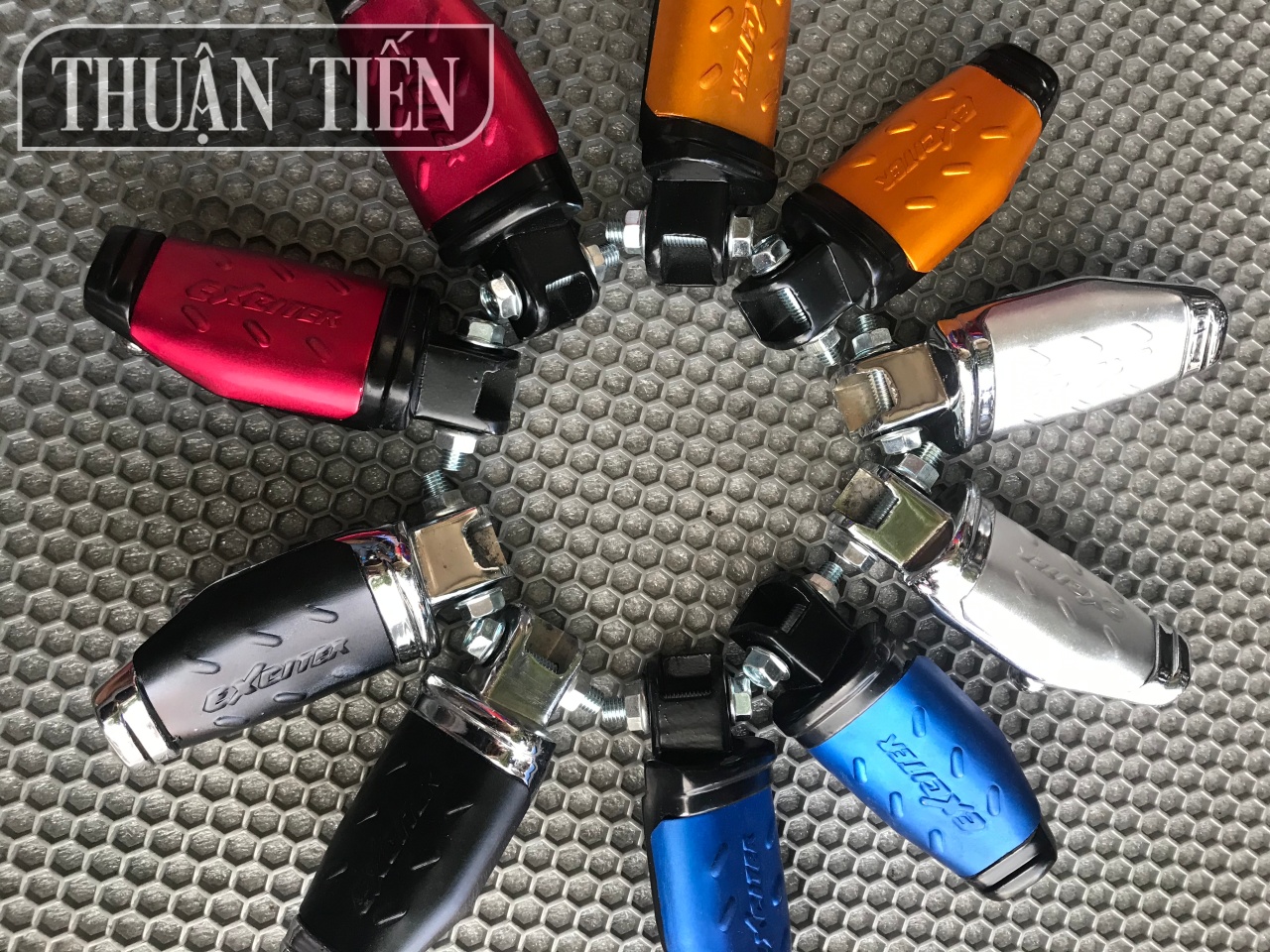 GÁC CHÂN TRƯỚC EXCITER 135 (2011 -2014) NHÔM MÀU