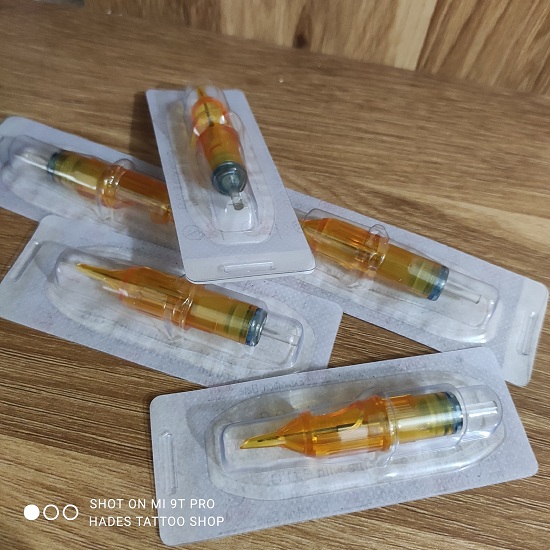 Vỉ 5 kim xăm Pen 13RM đánh màu Yellow Dragonfly