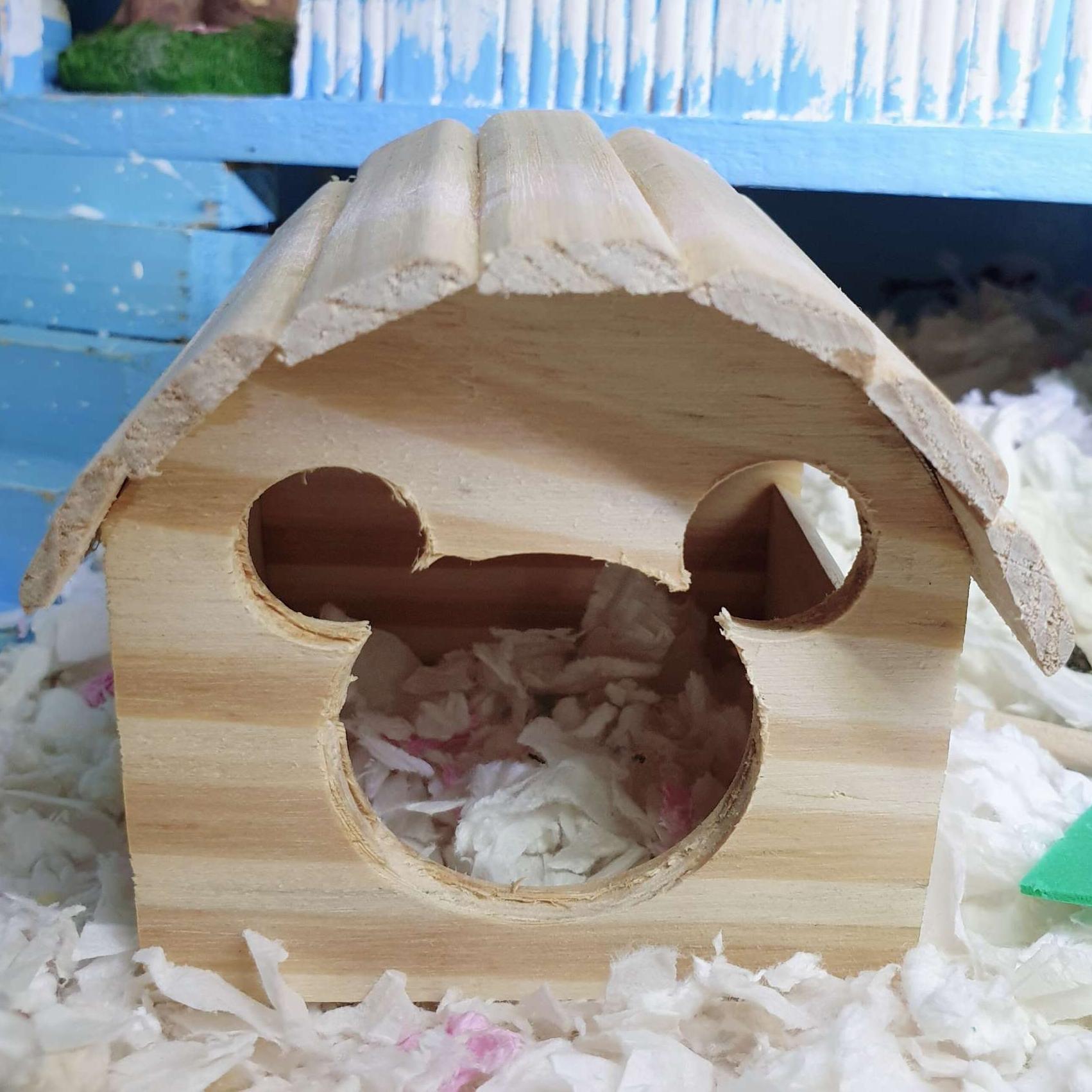 Nhà ngủ gỗ mái vòm chuột Mickey cho Hamster