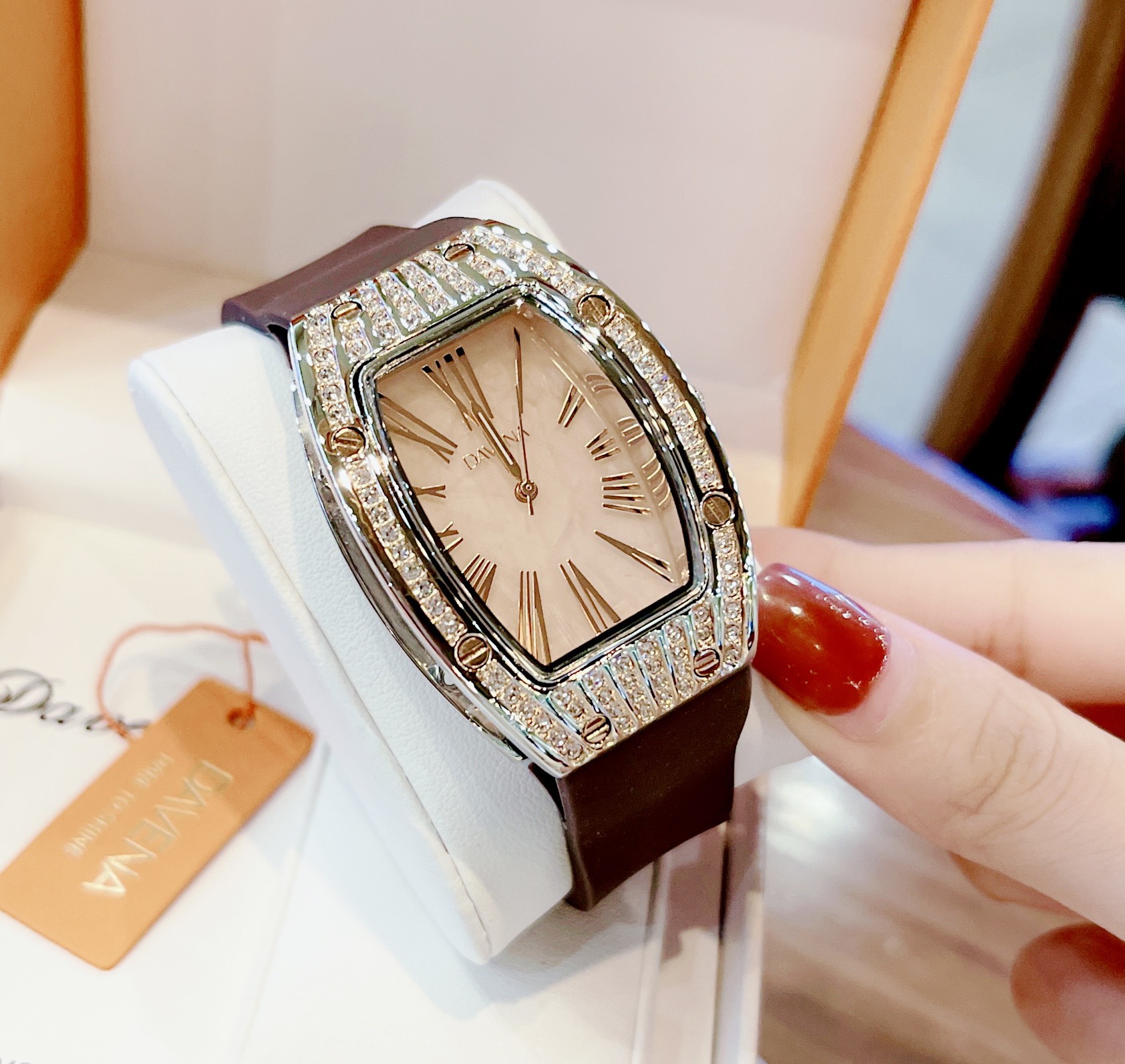 Đồng Hồ Davena Nữ Dây Silicon Nâu 30x38mm Silver Authentic