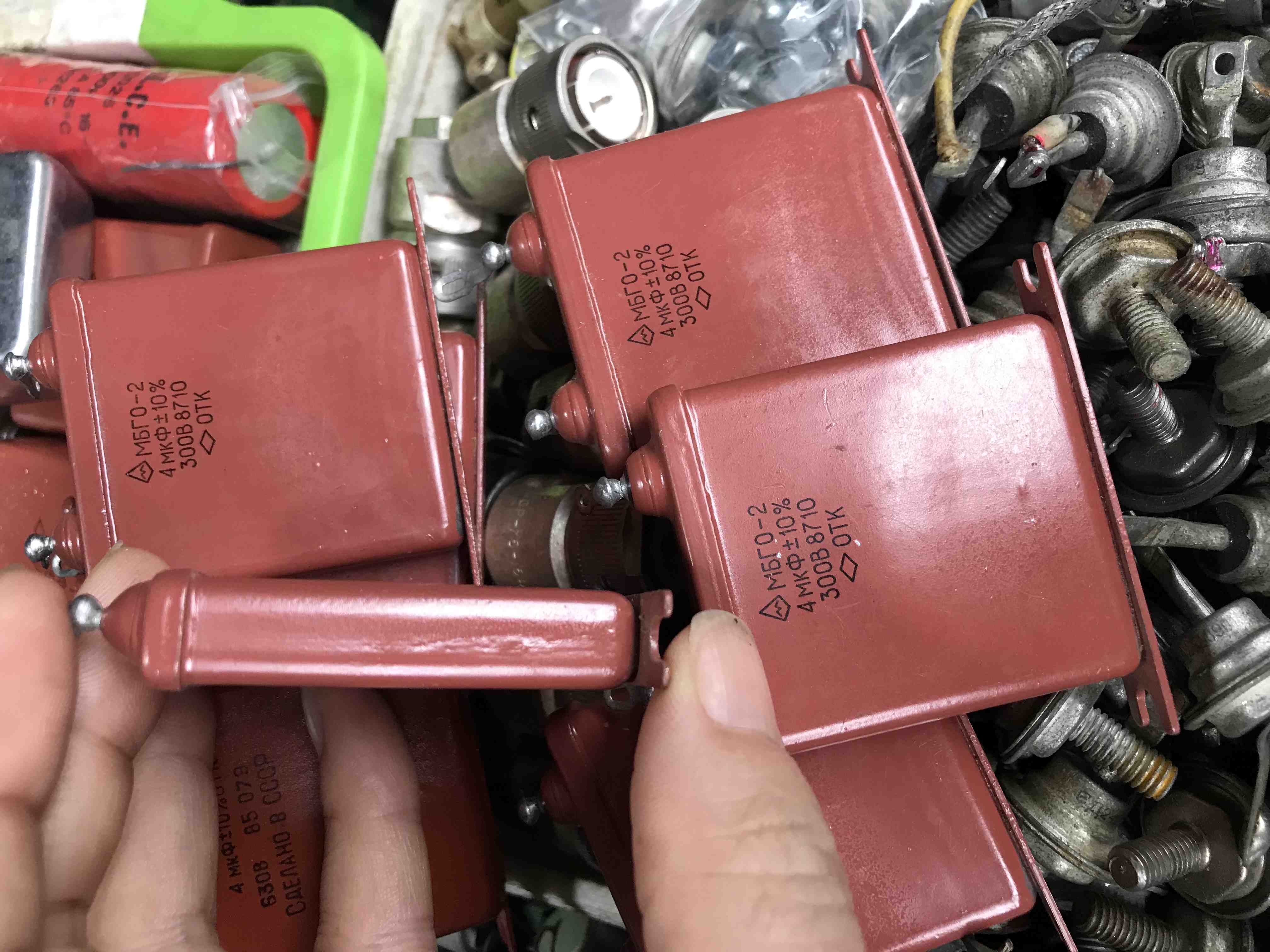 tụ nga 4uf 300v loại mỏng - tu4uf300vmong