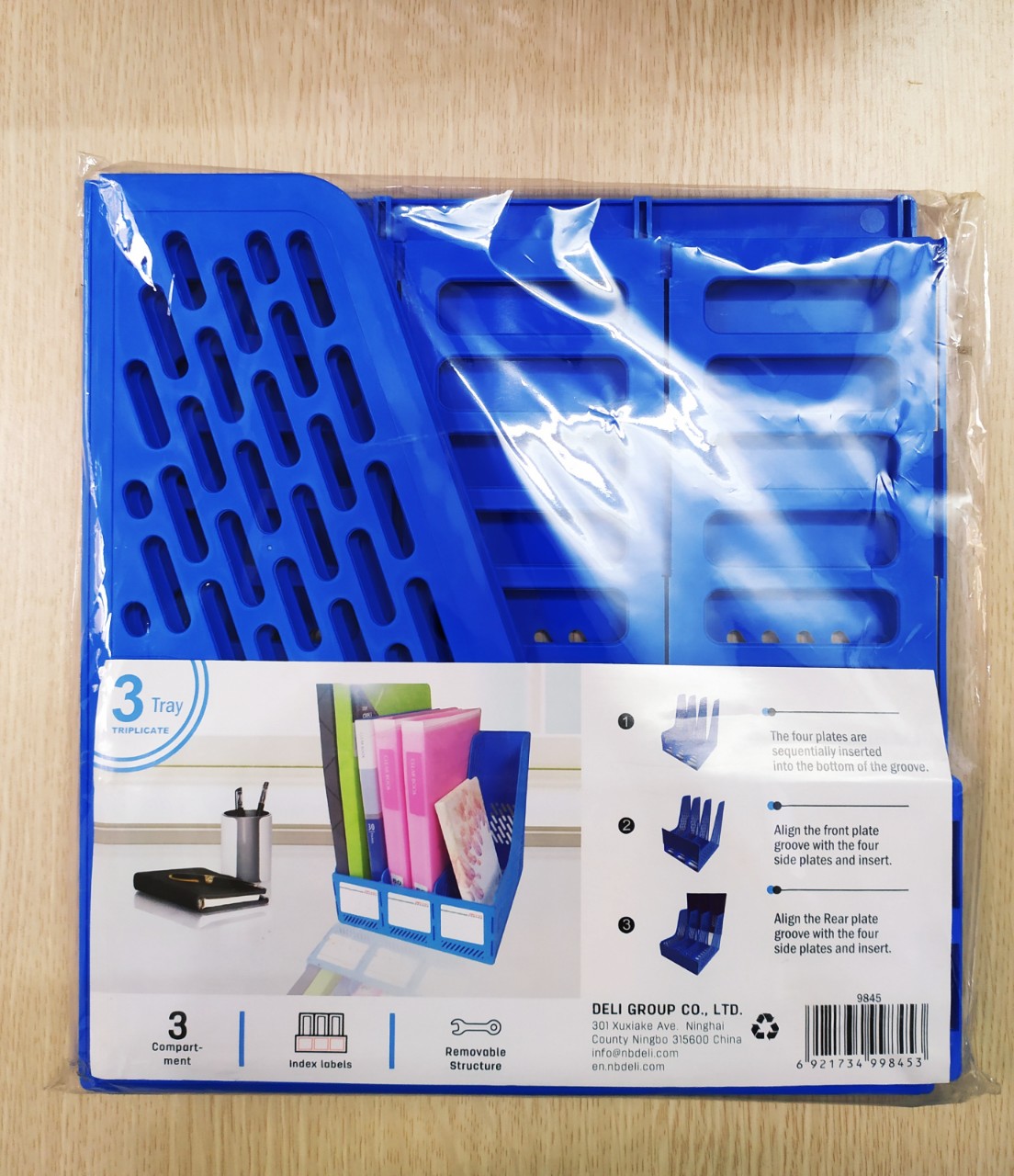Deli khay tài liệu để bàn 3 ngăn 9845