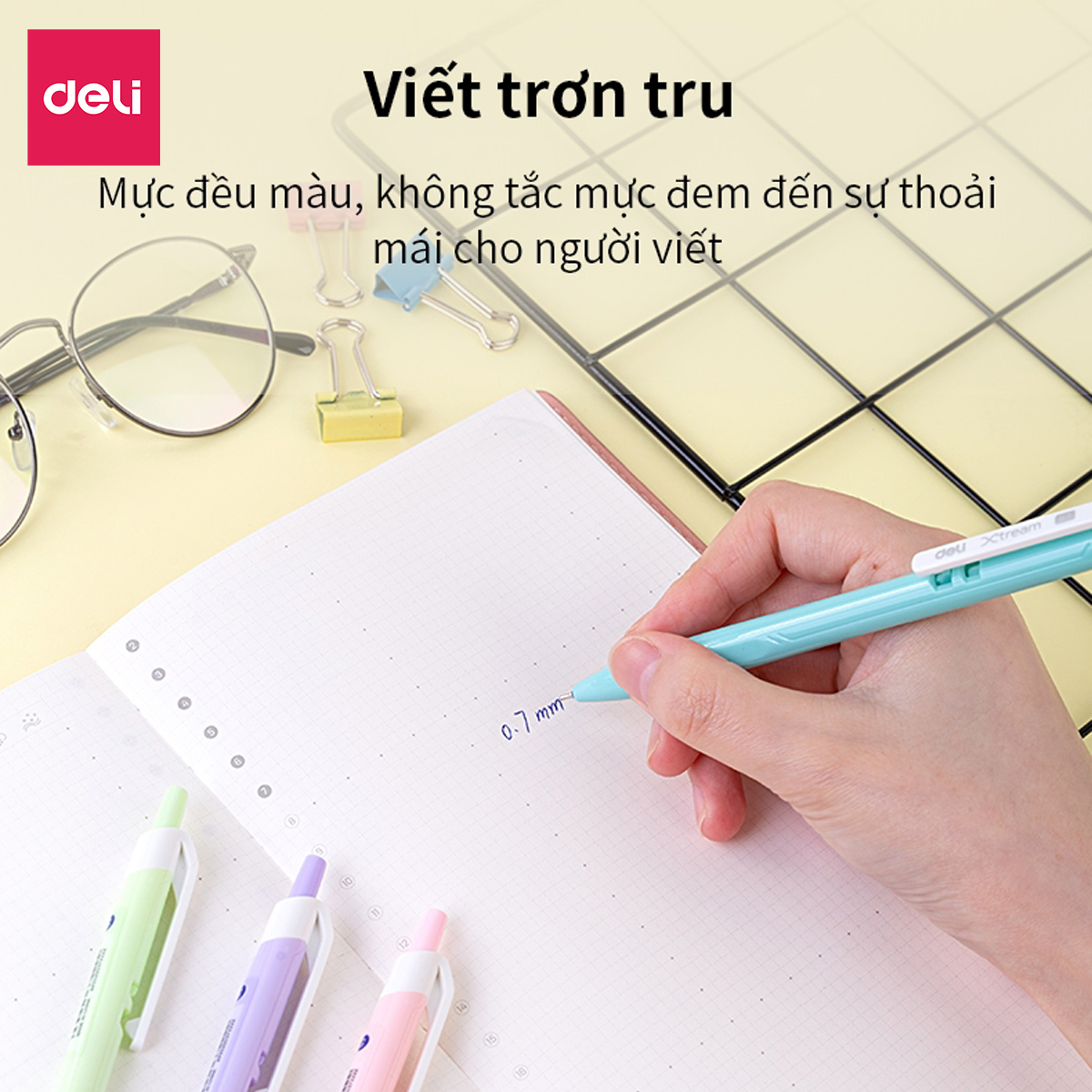 Bút bi bấm văn phòng mực xanh ngòi 0.7mm Deli giá rẻ viết nét đều trơn tru - Hộp 12 chiếc - EQ03330