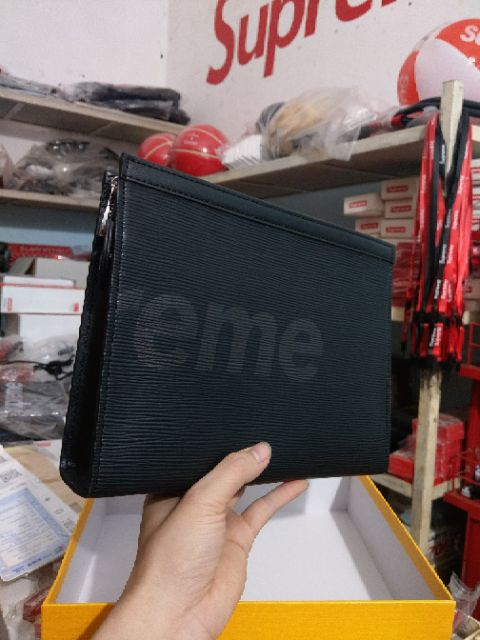 Clutch cầm tay Supreme