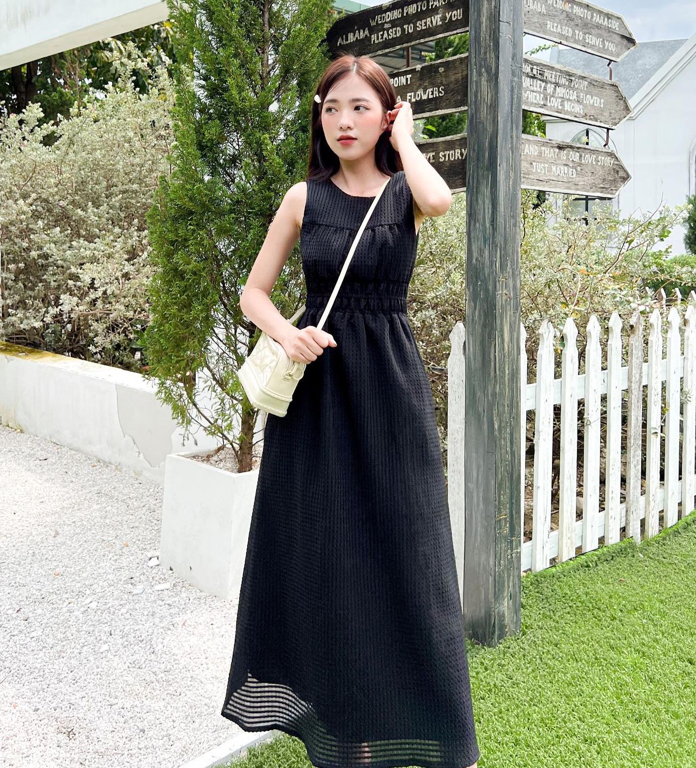 Đầm LAREN - Đầm midi cách điệu ngực