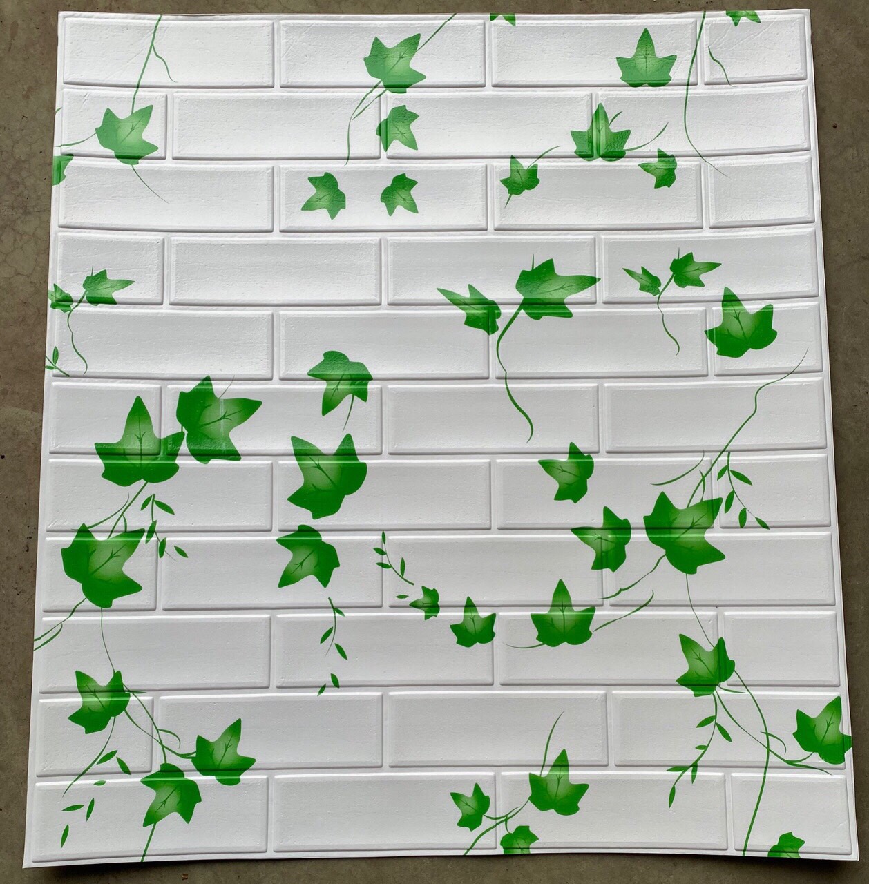Xốp dán tường hình lá kích thước 70x77cm
