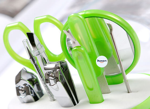 Bộ Dụng Cụ Làm Nail Apple Bộ Bấm Móng Tay 9 Món Quả Táo Kèm Gương Mini Cầm Tay Tiện Lợi