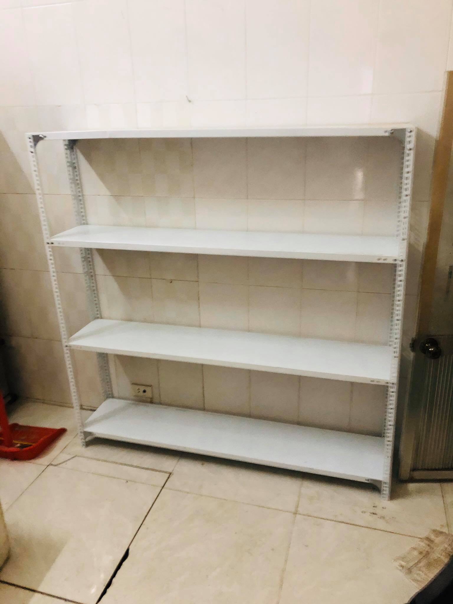 Kệ sắt v lỗ 4 tầng: Dài 1m5 x rộng 30cm x cao 1m2