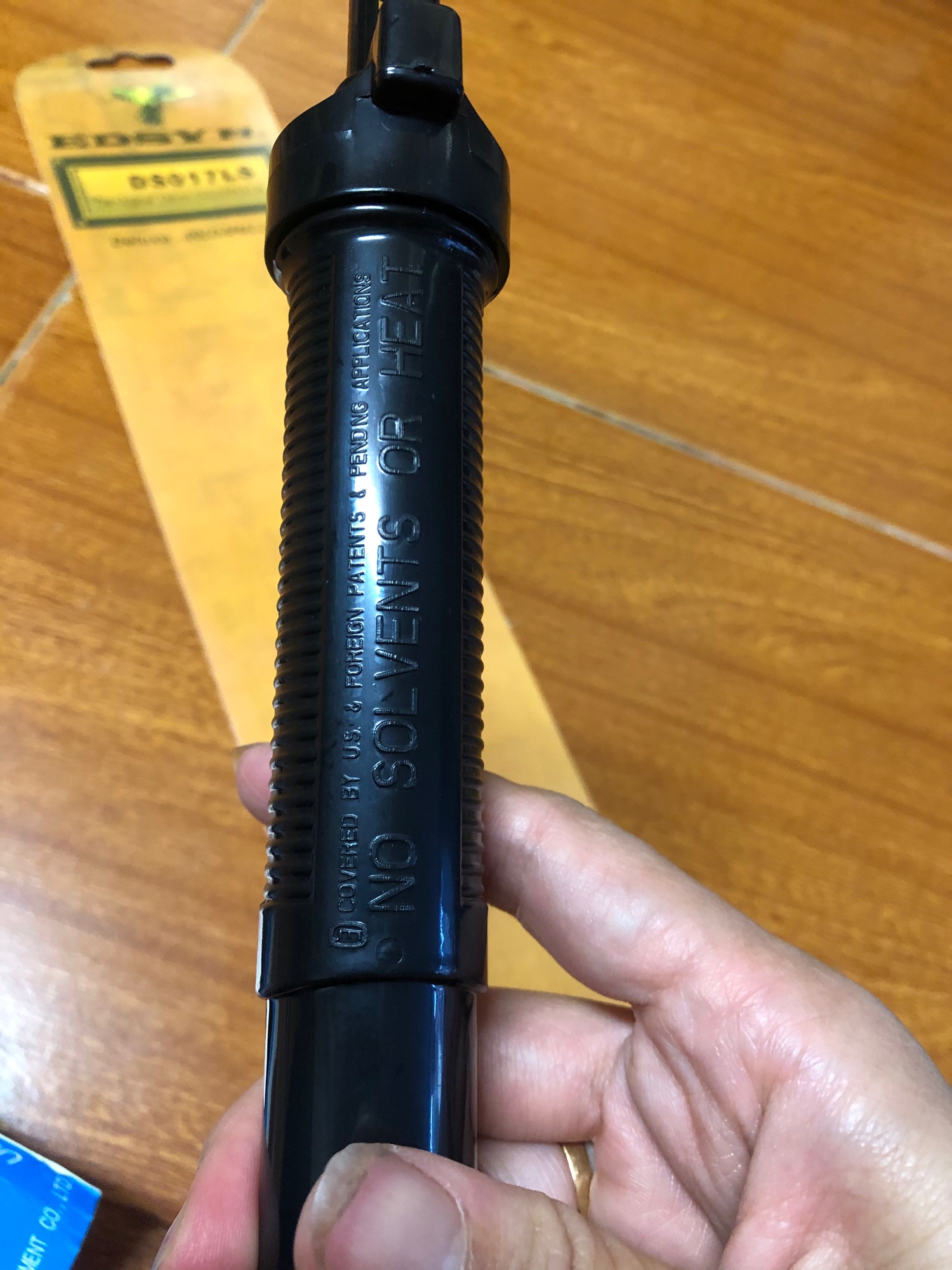 Hút thiếc cầm tay DS017LS