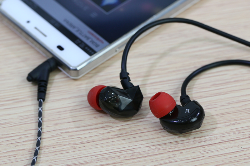 Tai nghe nhét trong Kanen S50 Đen đỏ