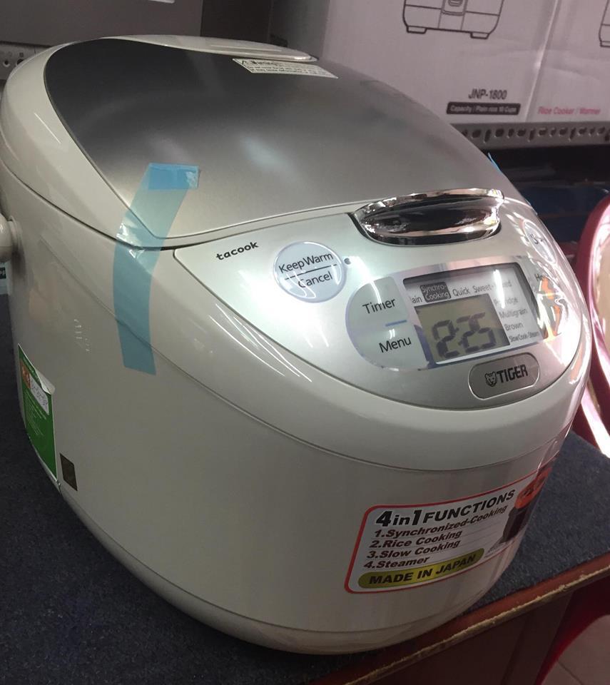 (Hình thật tự chụp cho khách xem) Nồi Cơm Điện Tử Tiger JAX-S18W - 1.8L