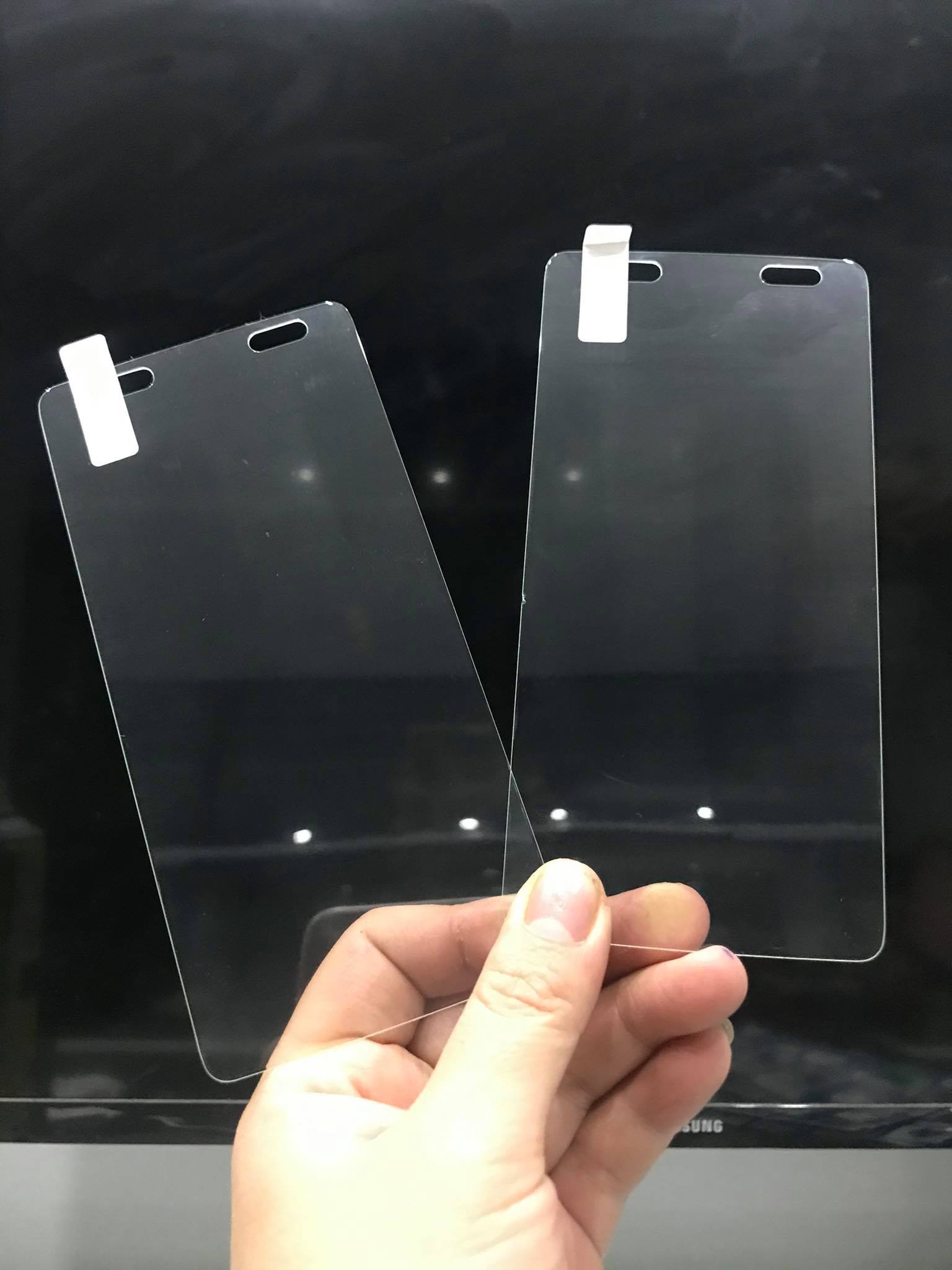 Kính cường lực Blackberry Deteck 60