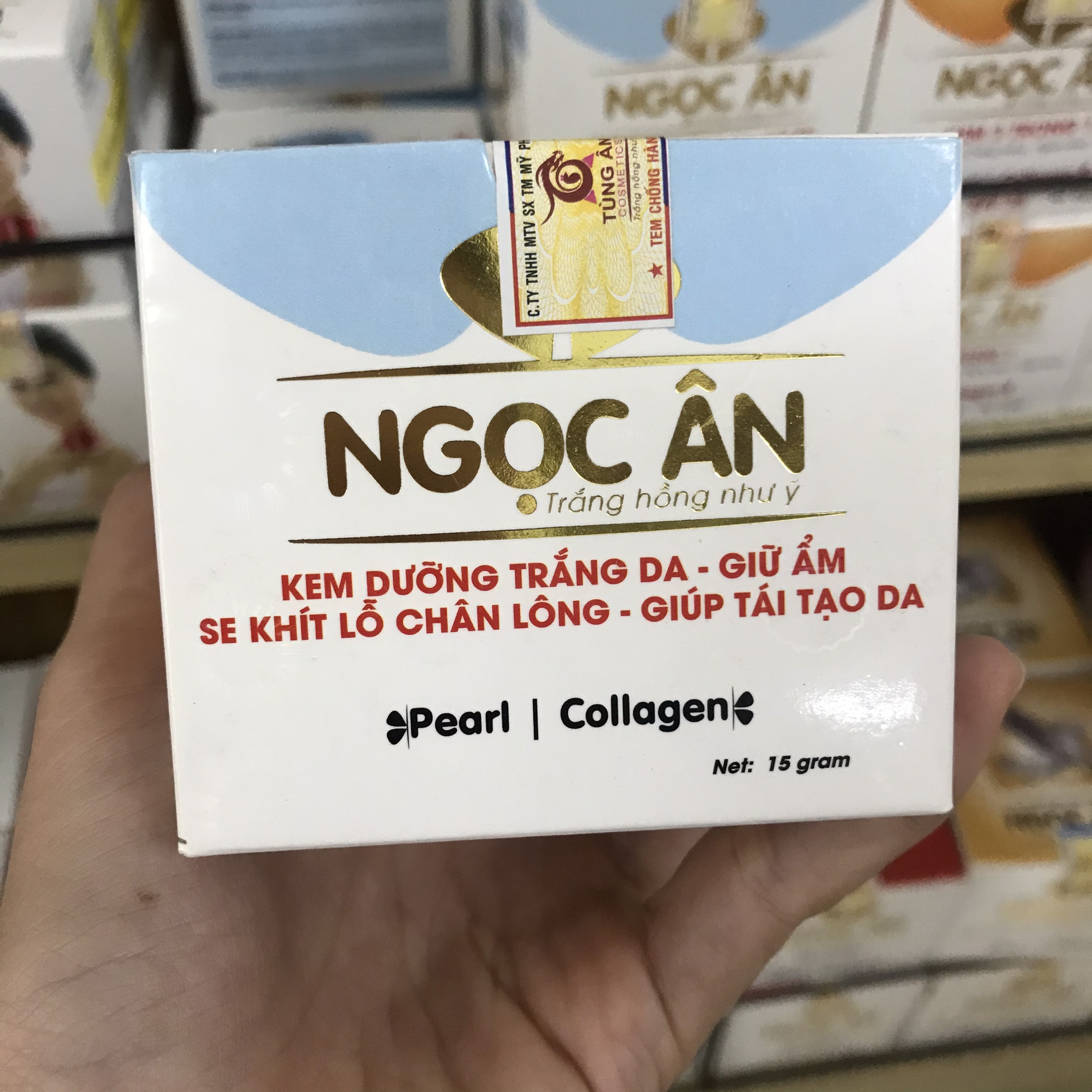 Kem Ngọc Ân Dưỡng Trắng Da - Giữ Ẩm - Se Khít Lỗ Chân Lông - Giúp Tái Tạo Da ( 15g )