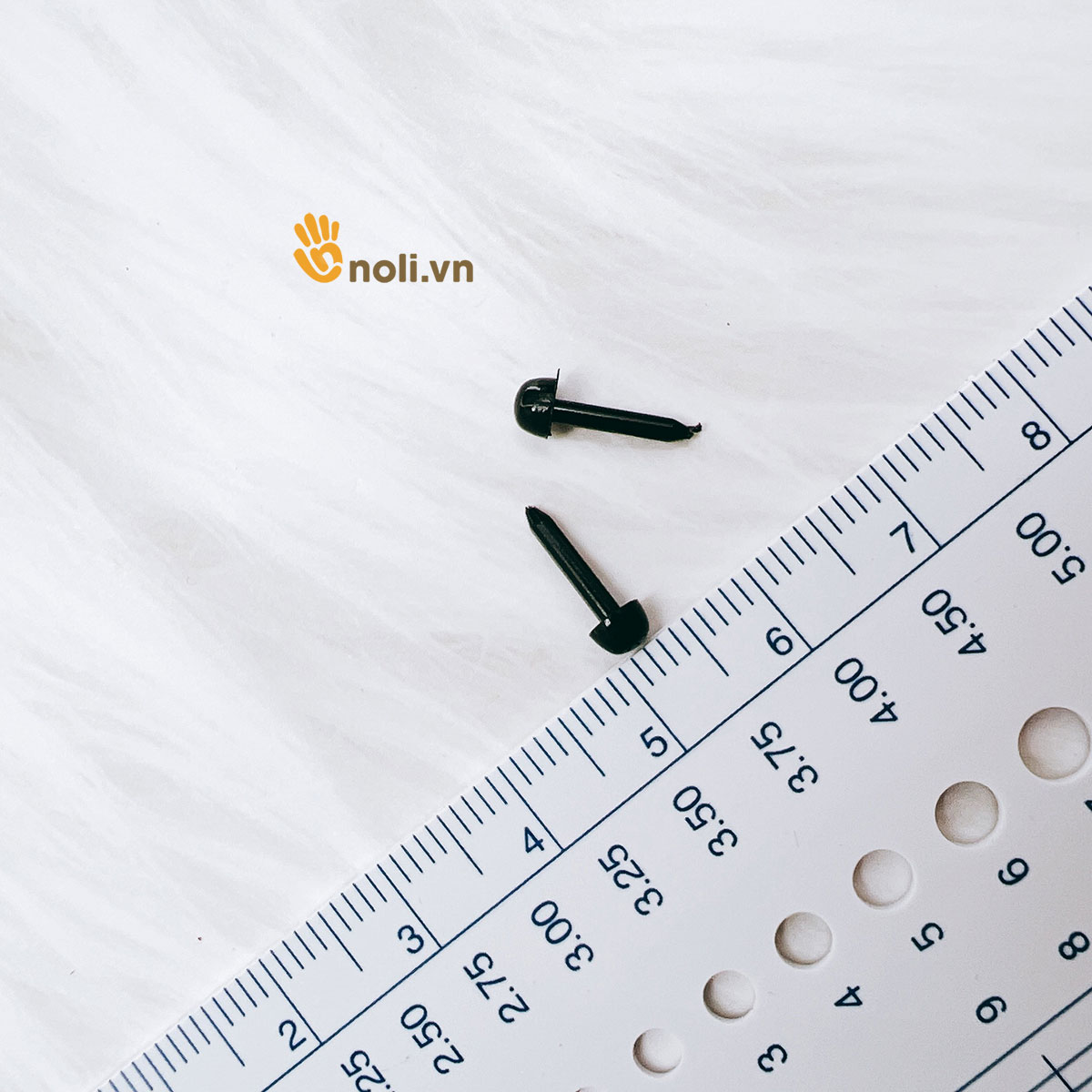 Animal eyes don't latch