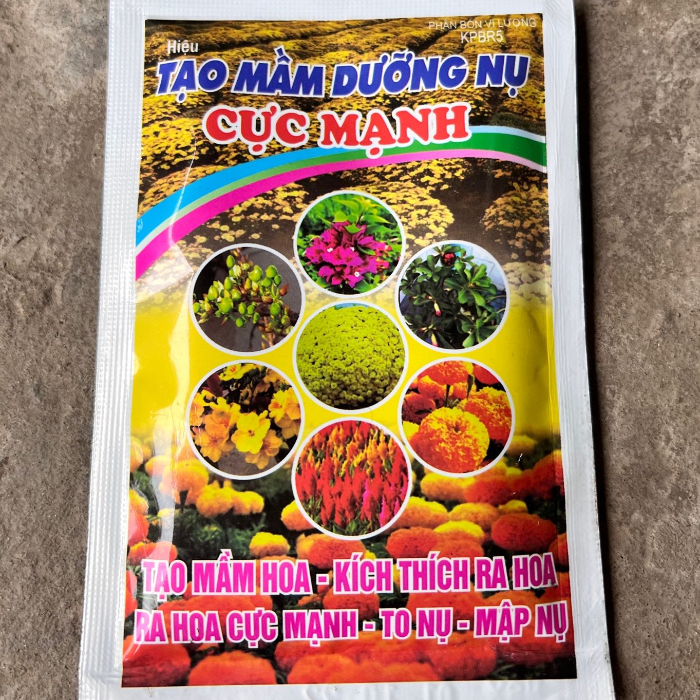 Phân bón kích ra hoa tạo mầm dưỡng nụ mập nụ (50gr)
